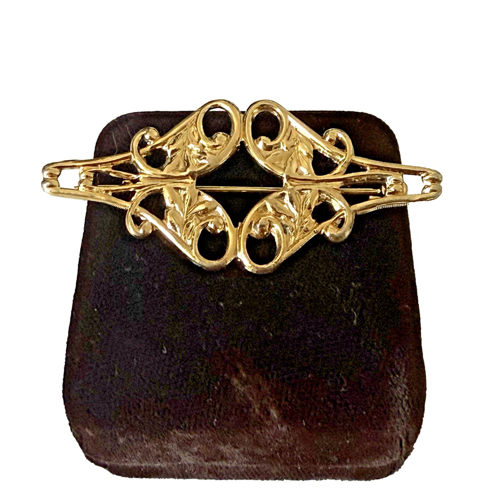 Vintage Two Hearts Floral Brooch Azure Filigree Openwork in Gold Tone